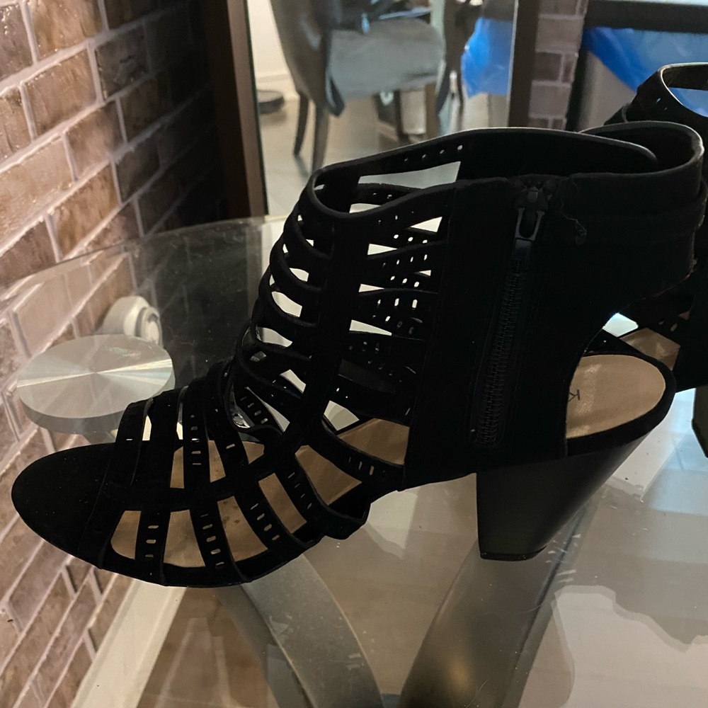 Cute sandals in black